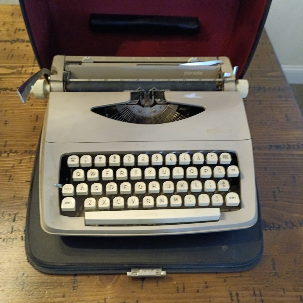 Vintage Royal Parade Manual Portable Typewriter Gray with Case Made in Holland